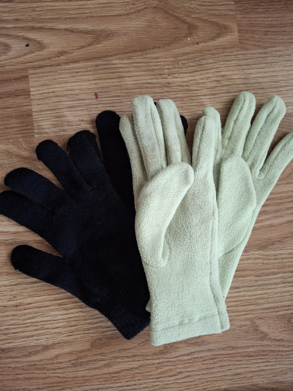 Women’s Fleece Gloves 2 Pair Lot Black Cream Soft Warm Winter
